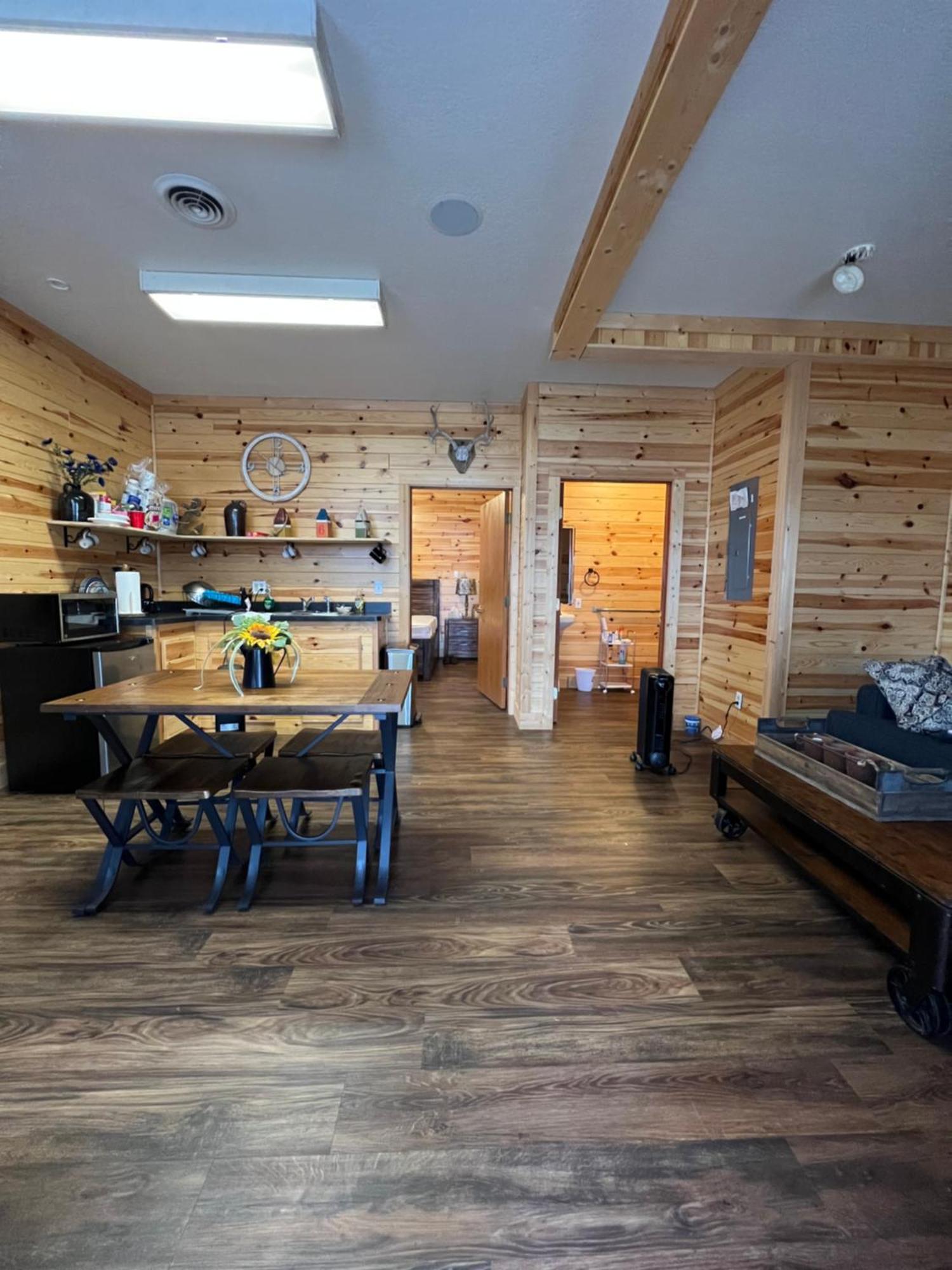 Lake House Lodge Lupton Exterior photo